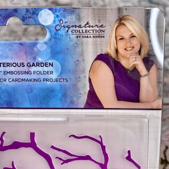 Crafters Companion NWT Embossing Folder Enchanted Forest Mysterious Garden - Picture 4 of 4